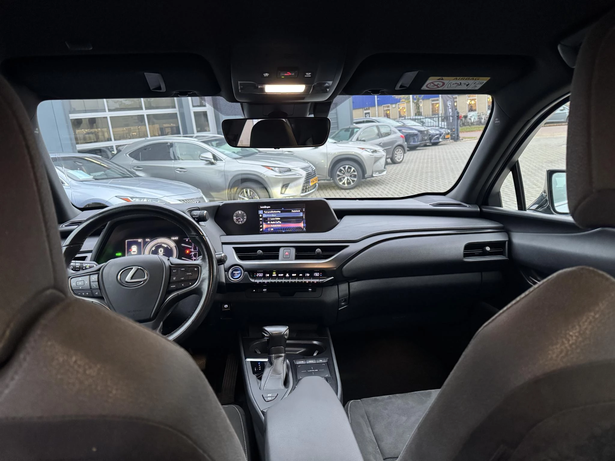 Hoofdafbeelding Lexus UX