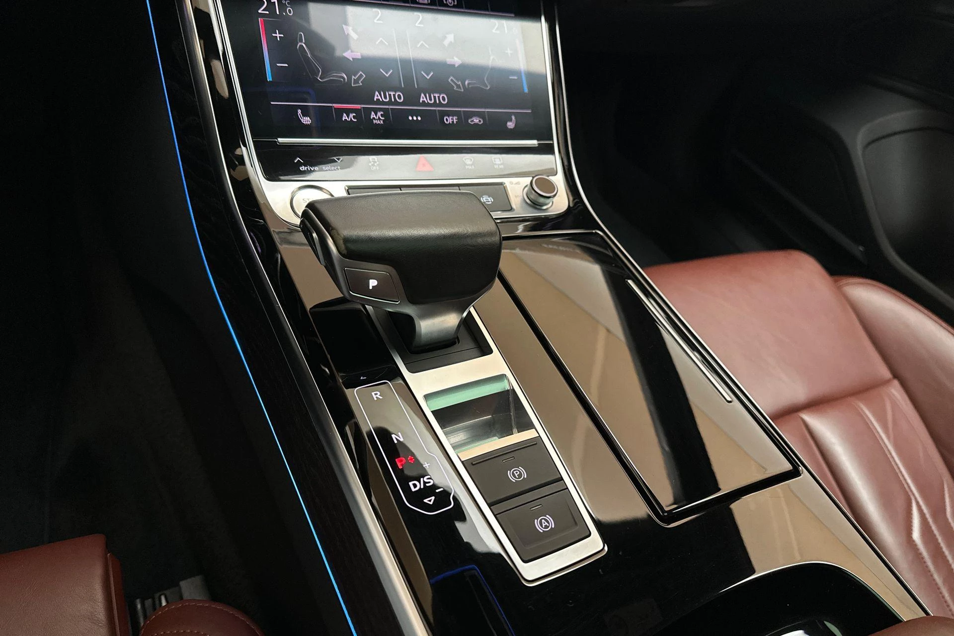 Hoofdafbeelding Audi A8