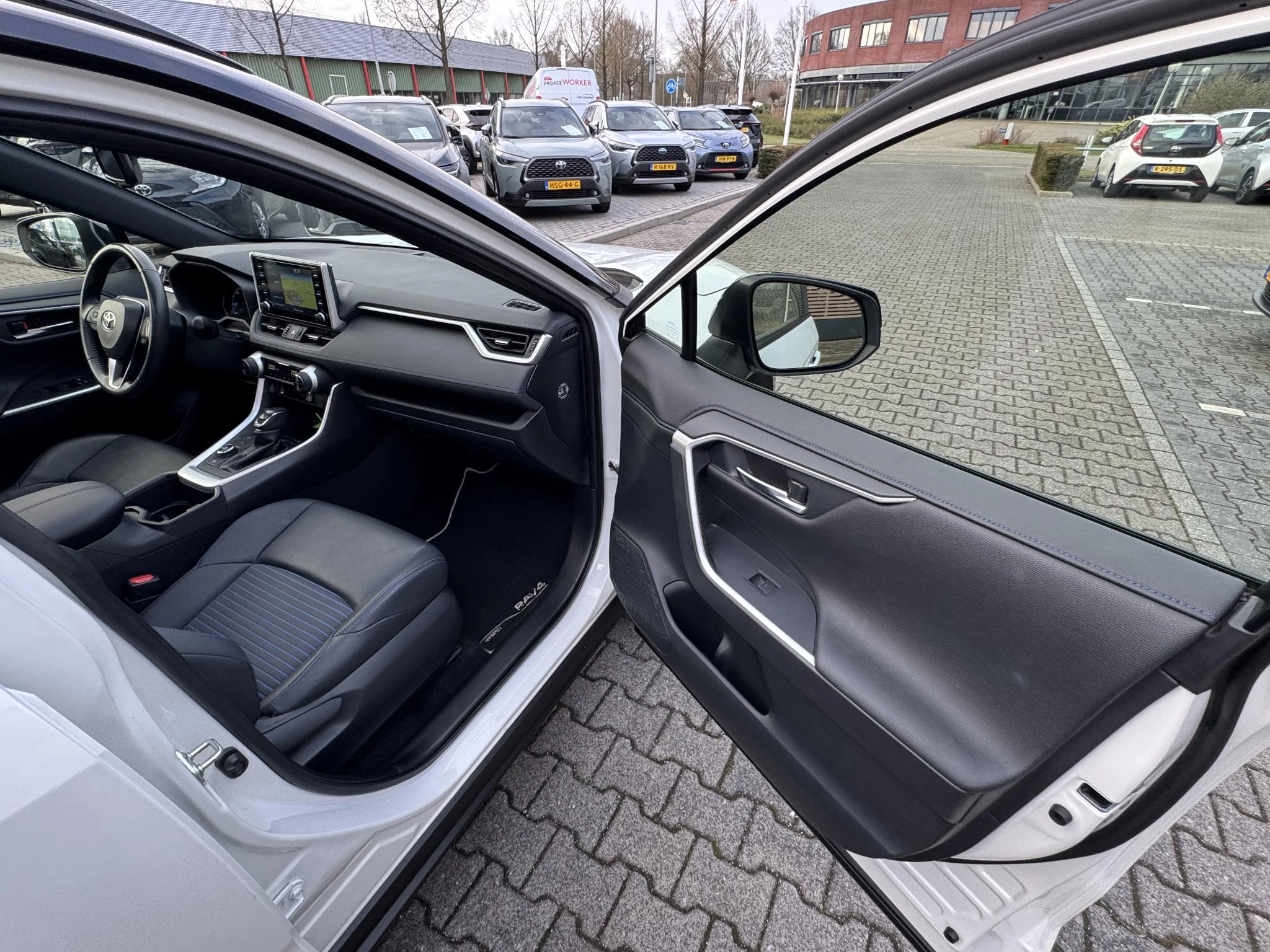 Hoofdafbeelding Toyota RAV4
