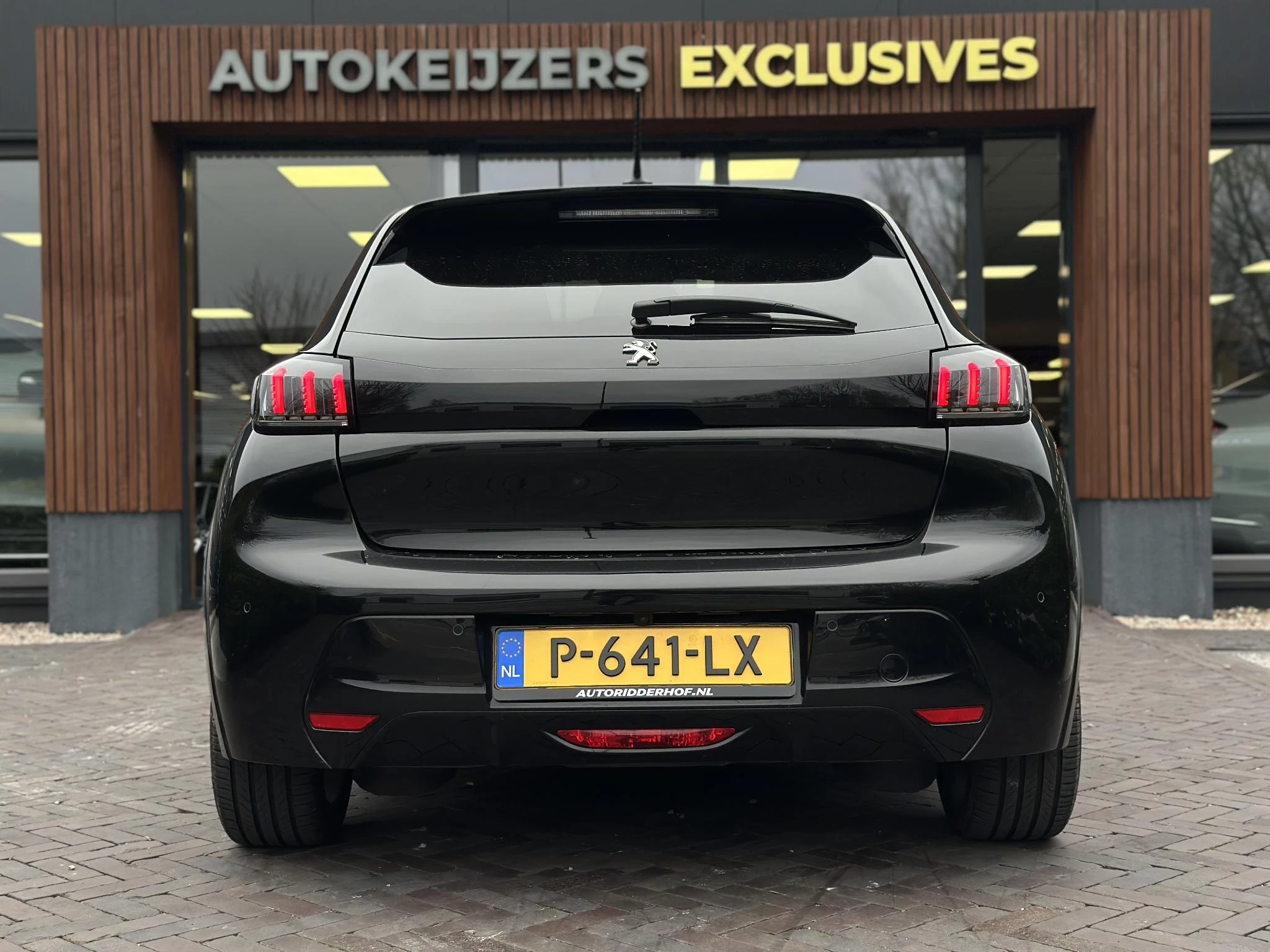 Hoofdafbeelding Peugeot e-208