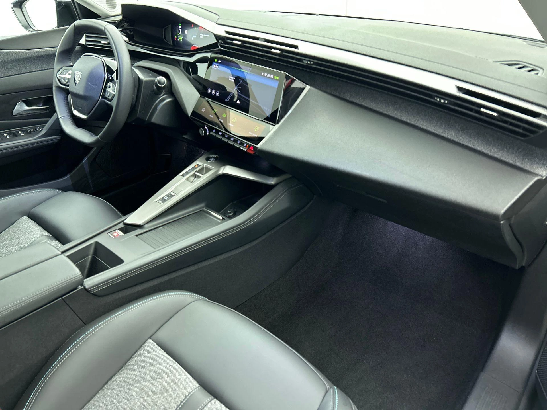 Hoofdafbeelding Peugeot 408