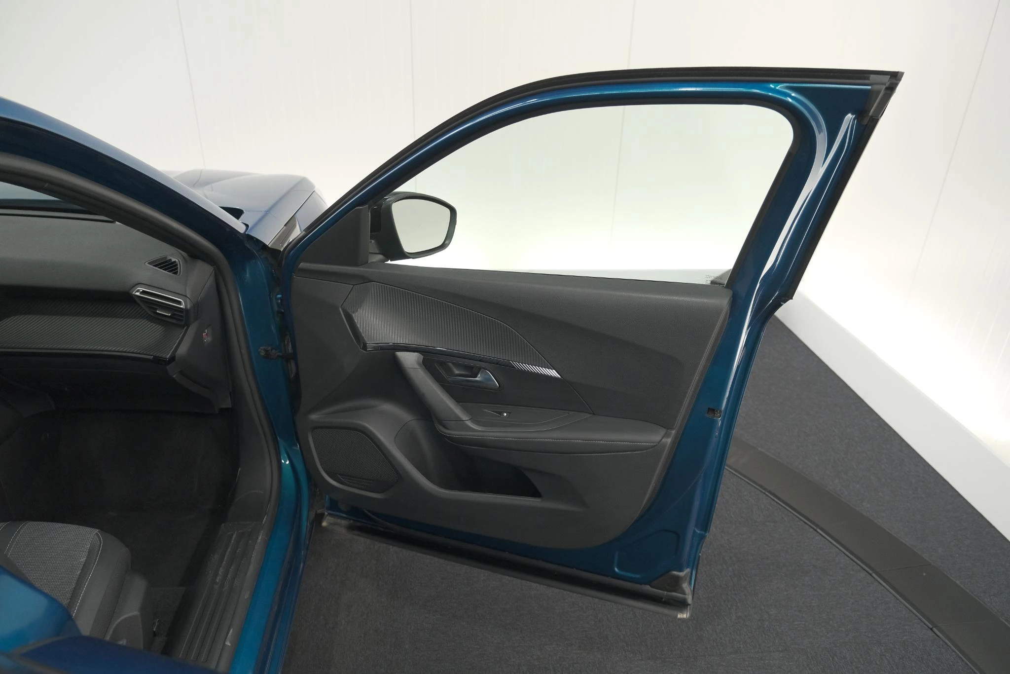 Hoofdafbeelding Peugeot e-2008