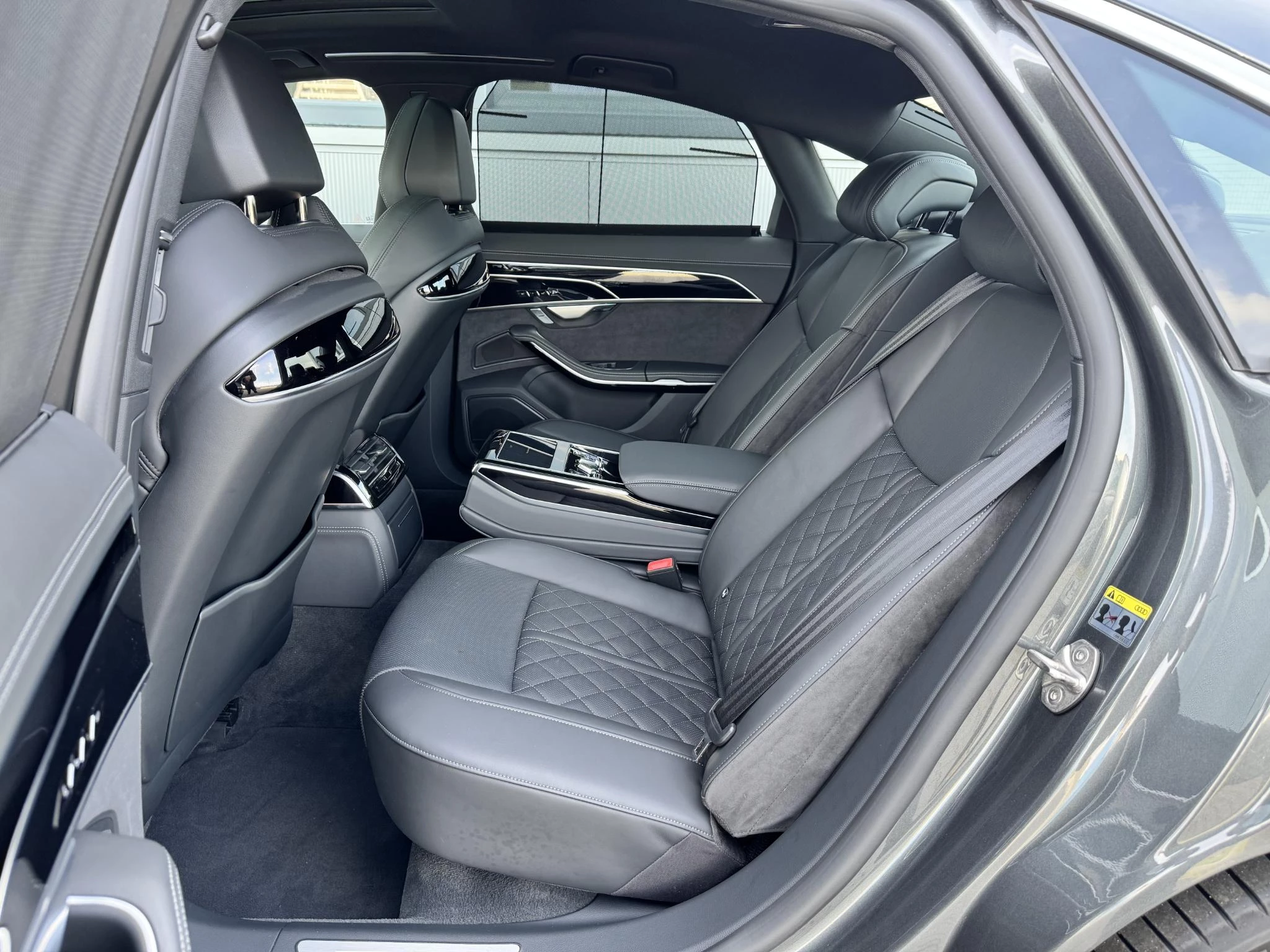 Hoofdafbeelding Audi A8