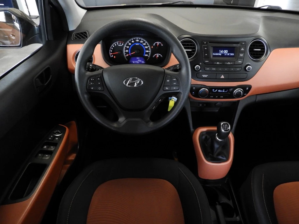 Hoofdafbeelding Hyundai i10