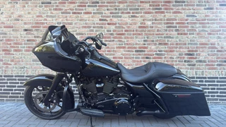 Harley Davidson 114 FLTRX Road Glide CVO Black Out
