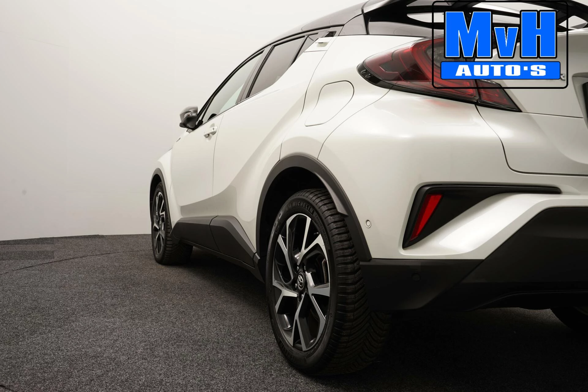 Hoofdafbeelding Toyota C-HR