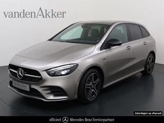 Hoofdafbeelding Mercedes-Benz B-Klasse Mercedes-Benz B-Klasse 250e AMG // SoH 92,3% // Trekhaak // Carplay // Camera // Sfeerverlichting // Nightpakket // LED koplampen
