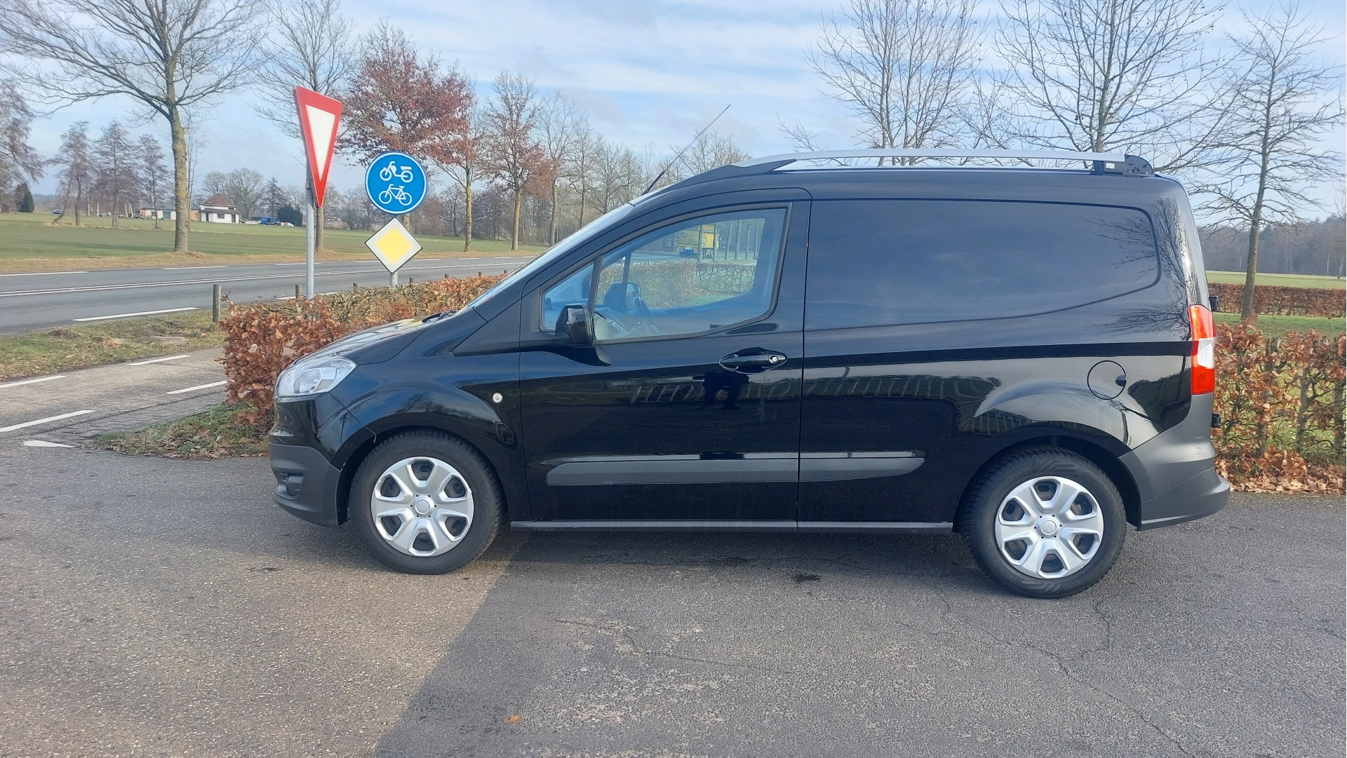 Hoofdafbeelding Ford Transit Courier
