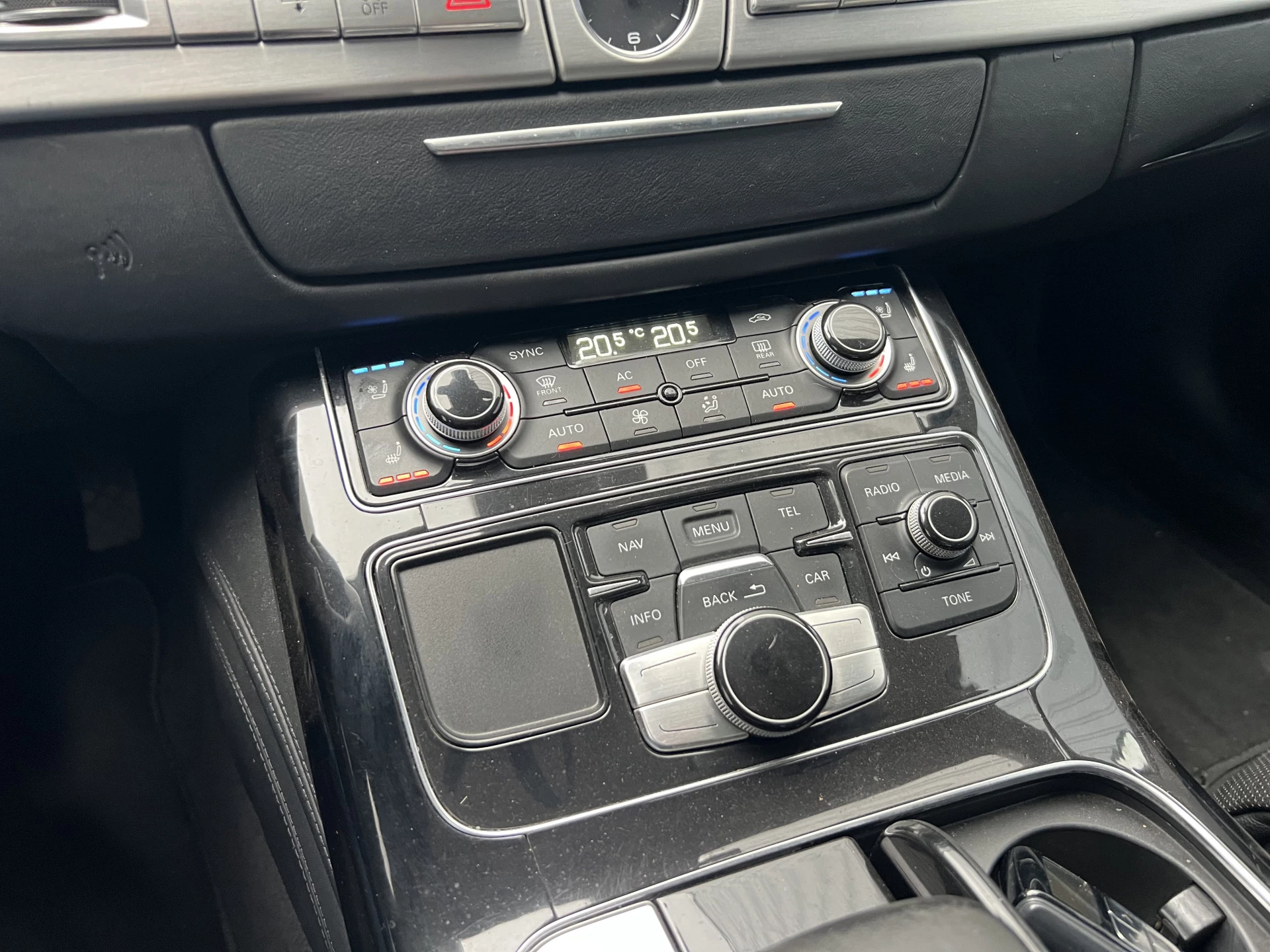 Hoofdafbeelding Audi A8