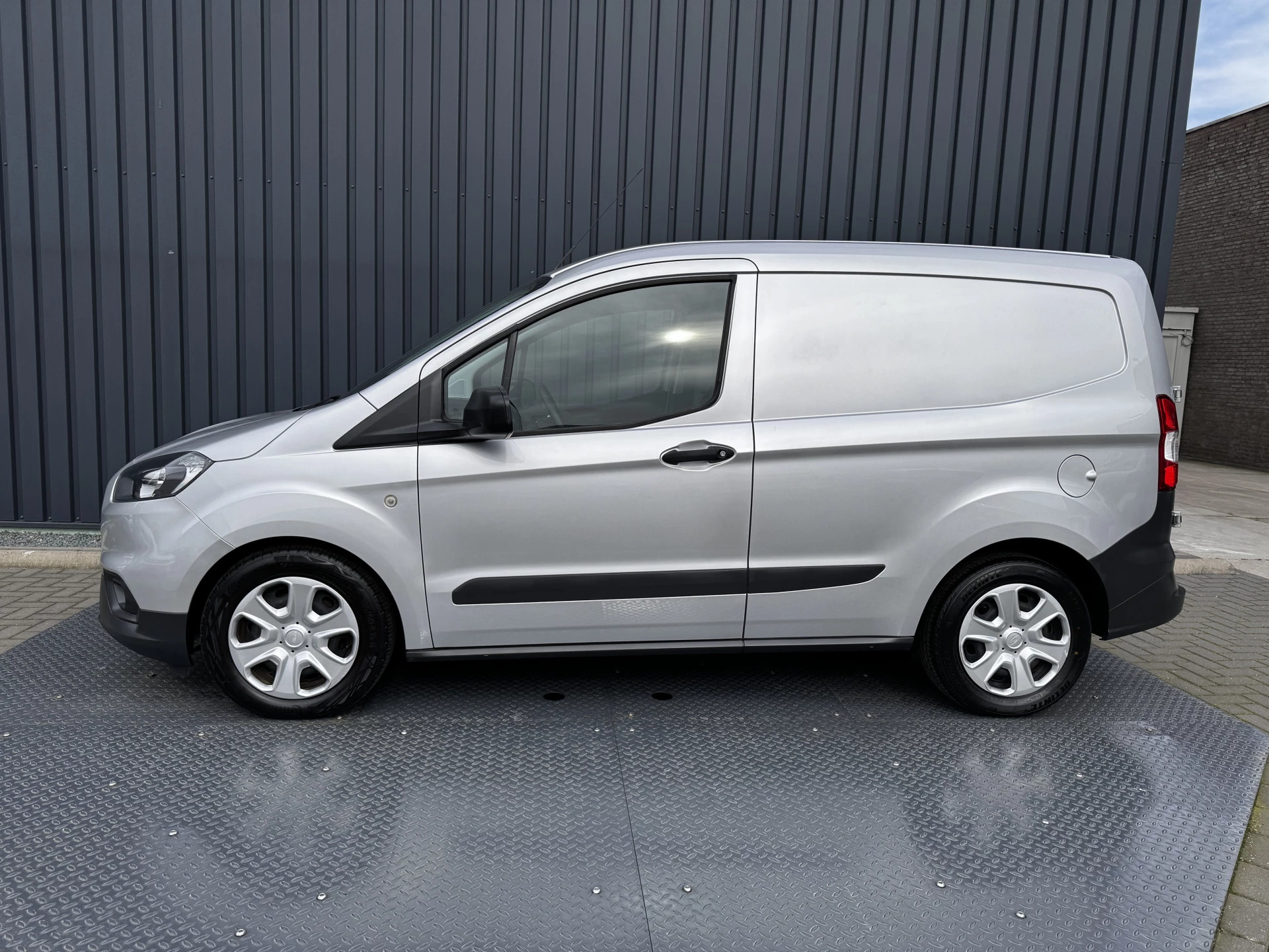 Hoofdafbeelding Ford Transit Courier