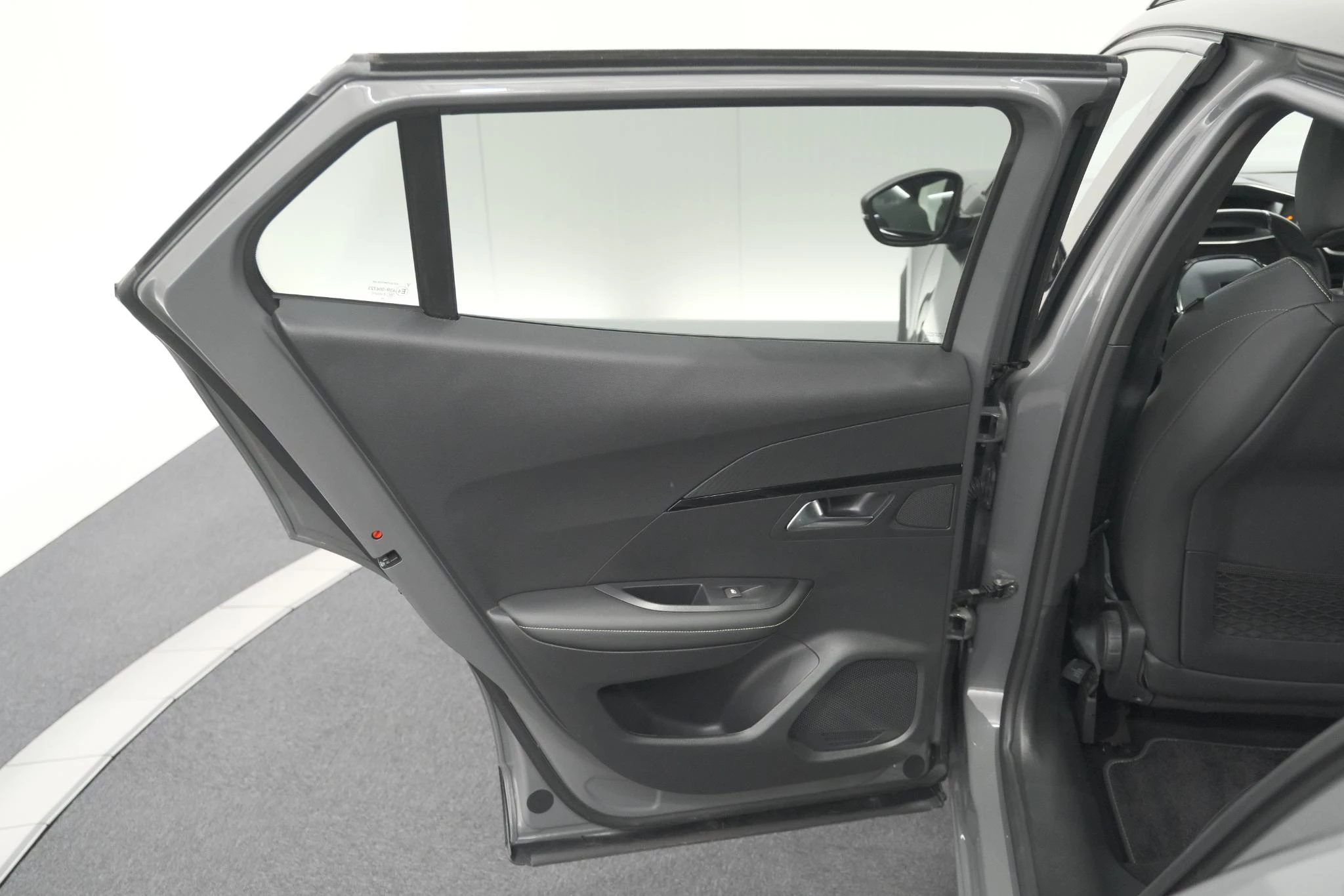 Hoofdafbeelding Peugeot e-2008