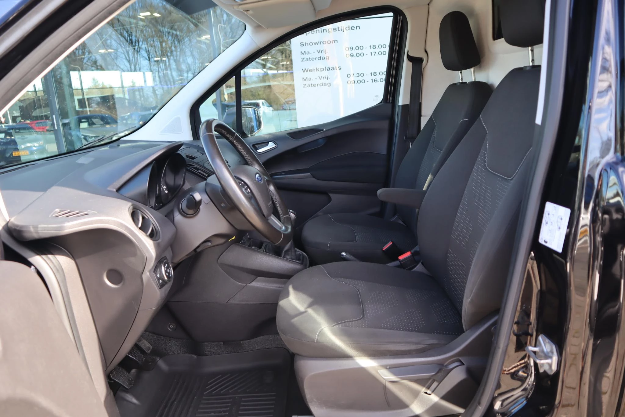 Hoofdafbeelding Ford Transit Courier