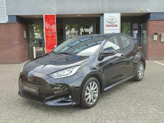 Toyota Yaris 1.5 Hybrid DYNAMIC HEAD-UP STOEL/STUURVERW CLIMA APPLE/ANDROID KEYLESS LED 16'' LM-VELGEN CAMERA AD-CRUISE