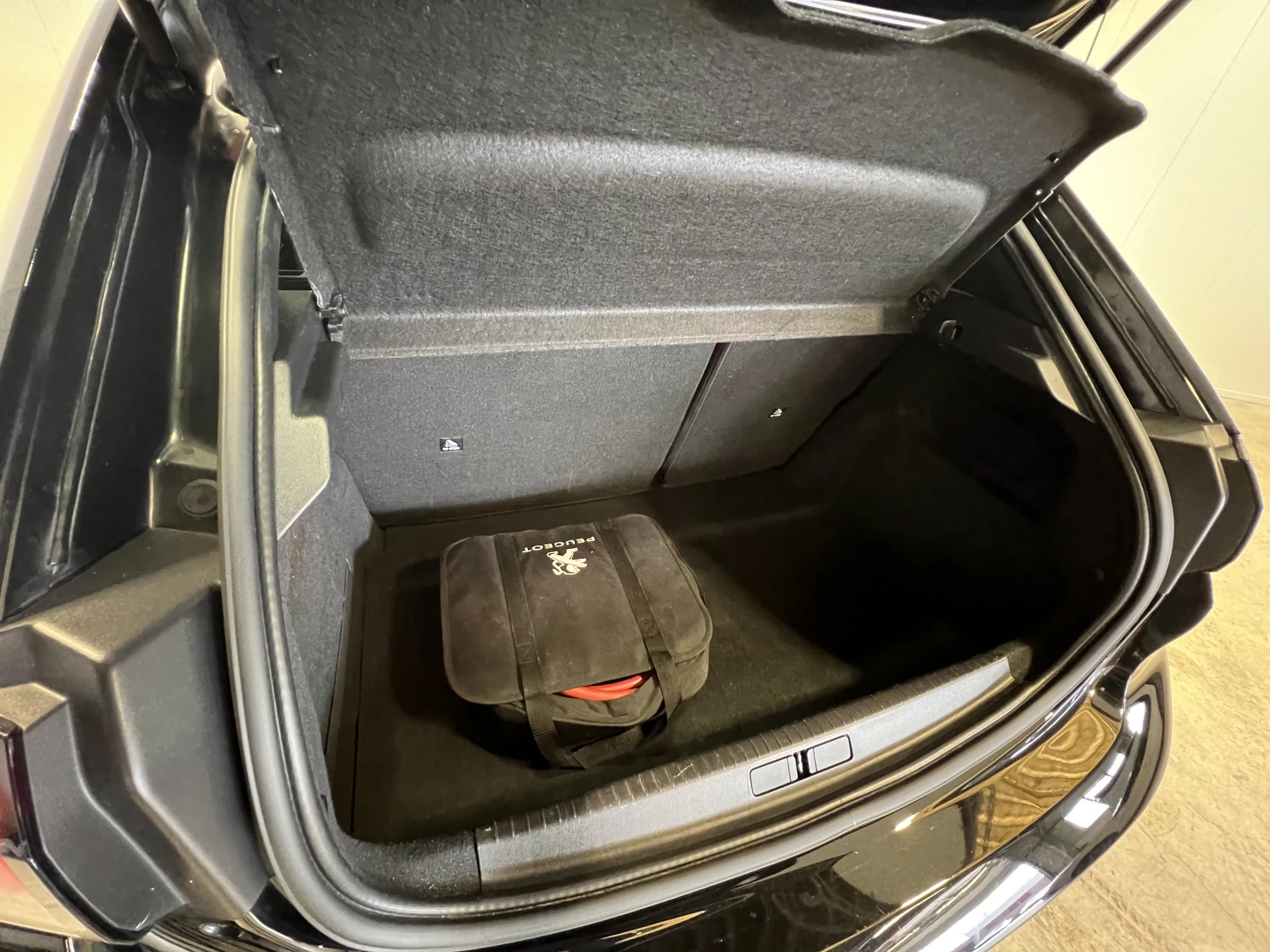 Hoofdafbeelding Peugeot e-208