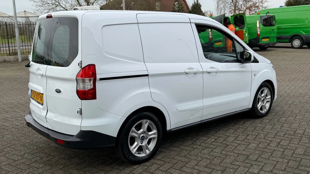Hoofdafbeelding Ford Transit Courier
