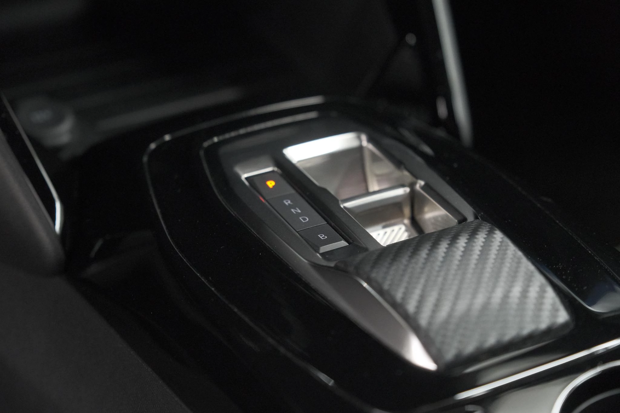 Hoofdafbeelding Peugeot e-2008
