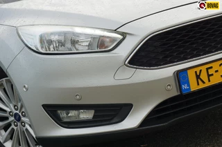 Ford Focus Wagon 1.0 Titanium Edition - Moondust Silver - Clima/Nav/Cruise
