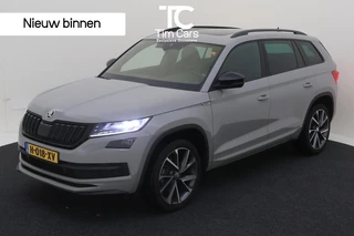 Skoda Kodiaq 1.5 TSI Sportline 7-persoons Automaat | Panoramadak | Steel Grey | 20 inch lichtmetalen velgen | LED verlichting | Stoelverwarming | Trekhaak uitklapbaar | Achteruitrijcamera | Parkeersensoren voor en achter