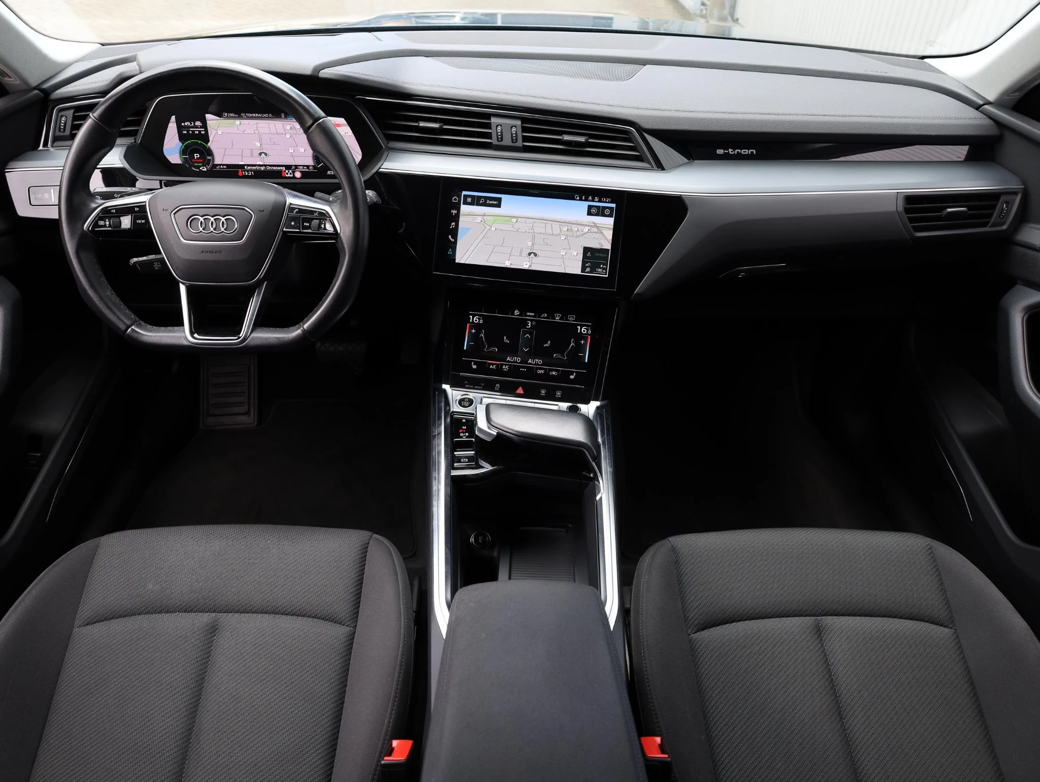 Hoofdafbeelding Audi e-tron