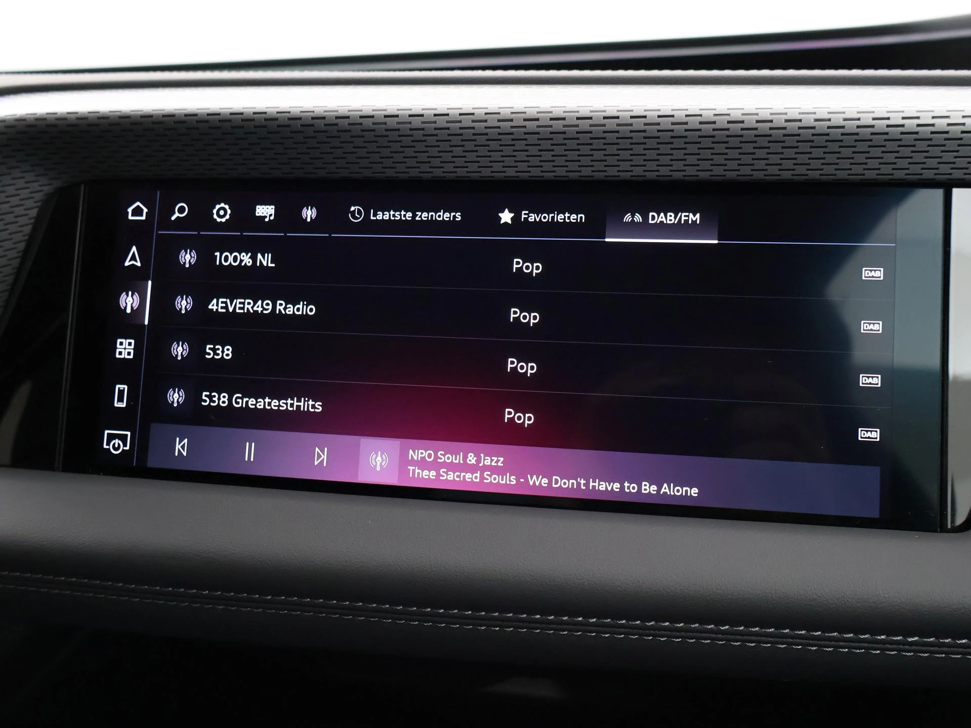 Hoofdafbeelding Audi A6 Avant e-tron