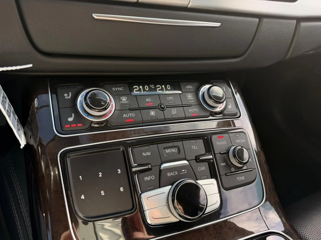 Hoofdafbeelding Audi A8