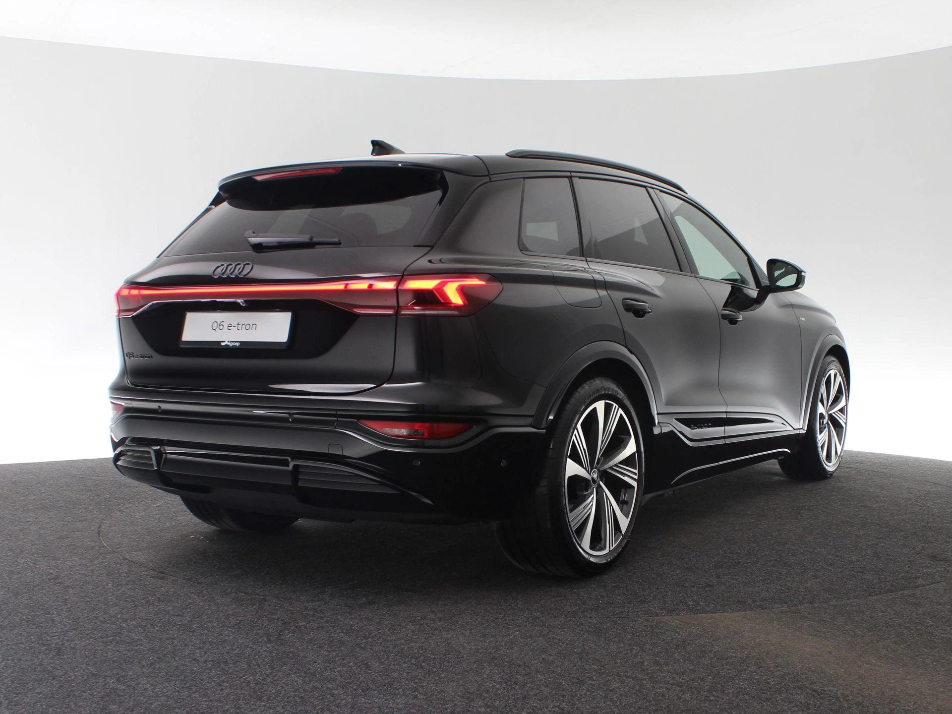 Hoofdafbeelding Audi Q6 e-tron