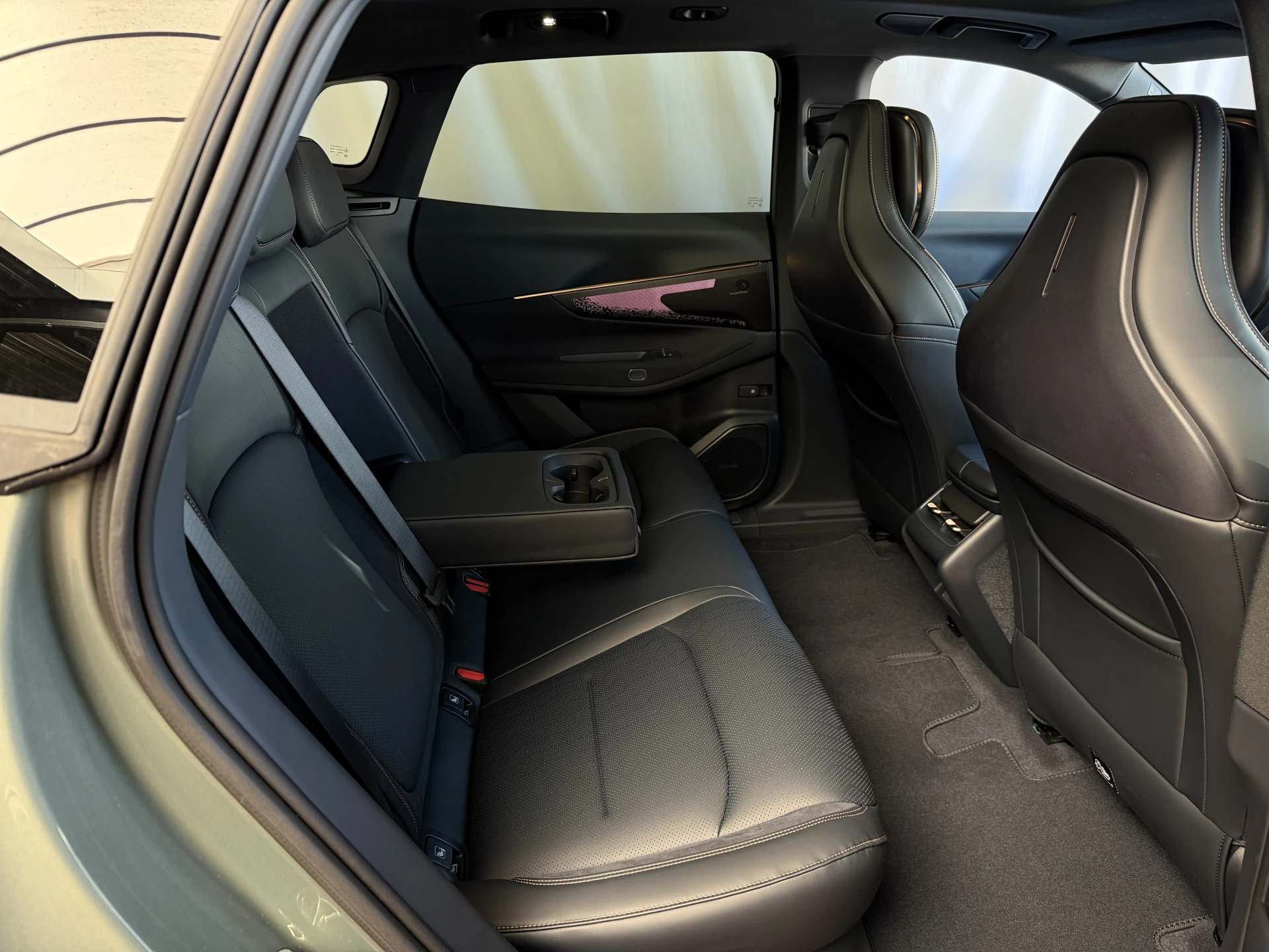 Hoofdafbeelding Lynk & Co 08