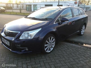Hoofdafbeelding Toyota Avensis Toyota Avensis Wagon 2.2 D-4D Executive Business