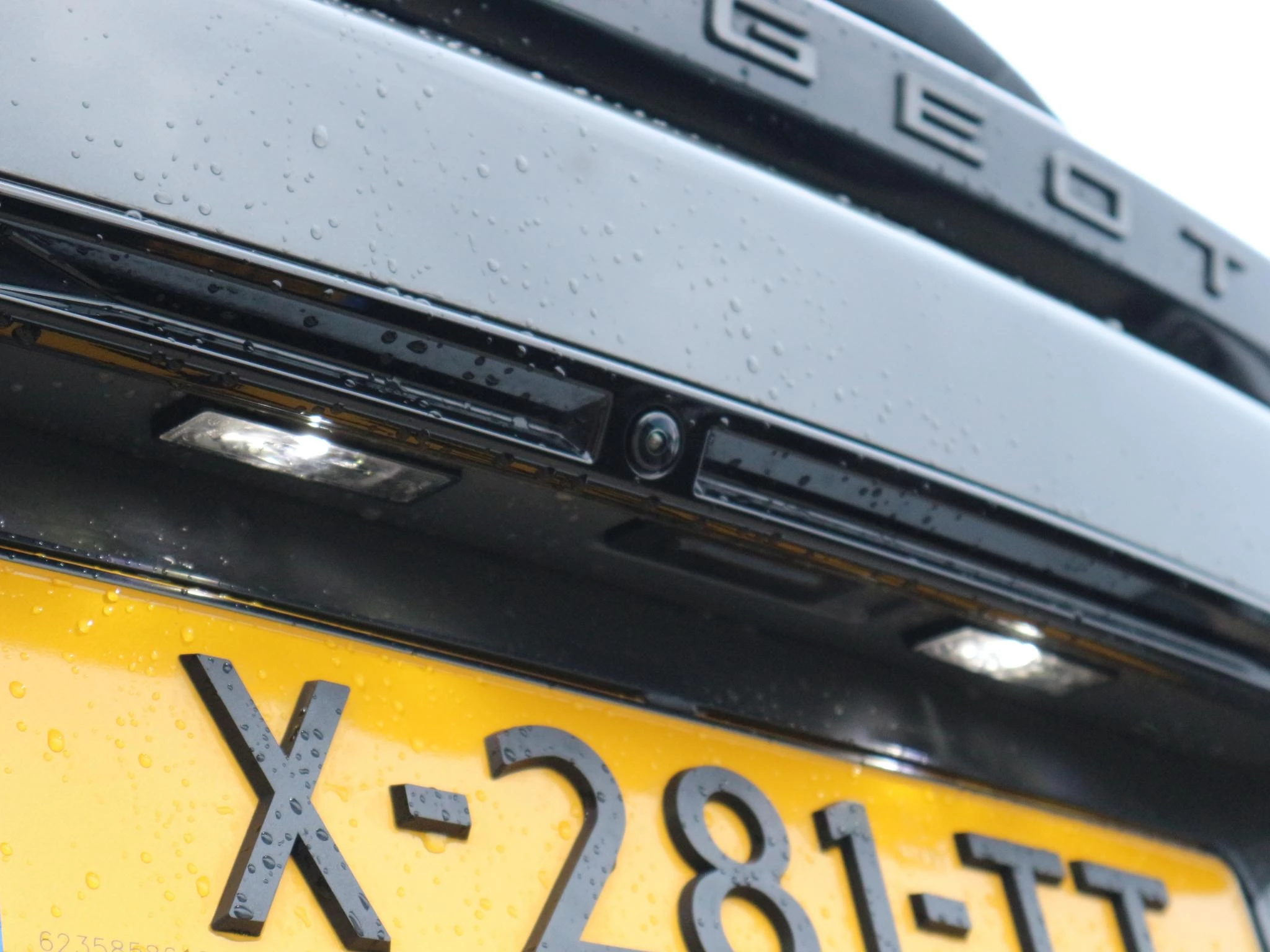 Hoofdafbeelding Peugeot e-2008