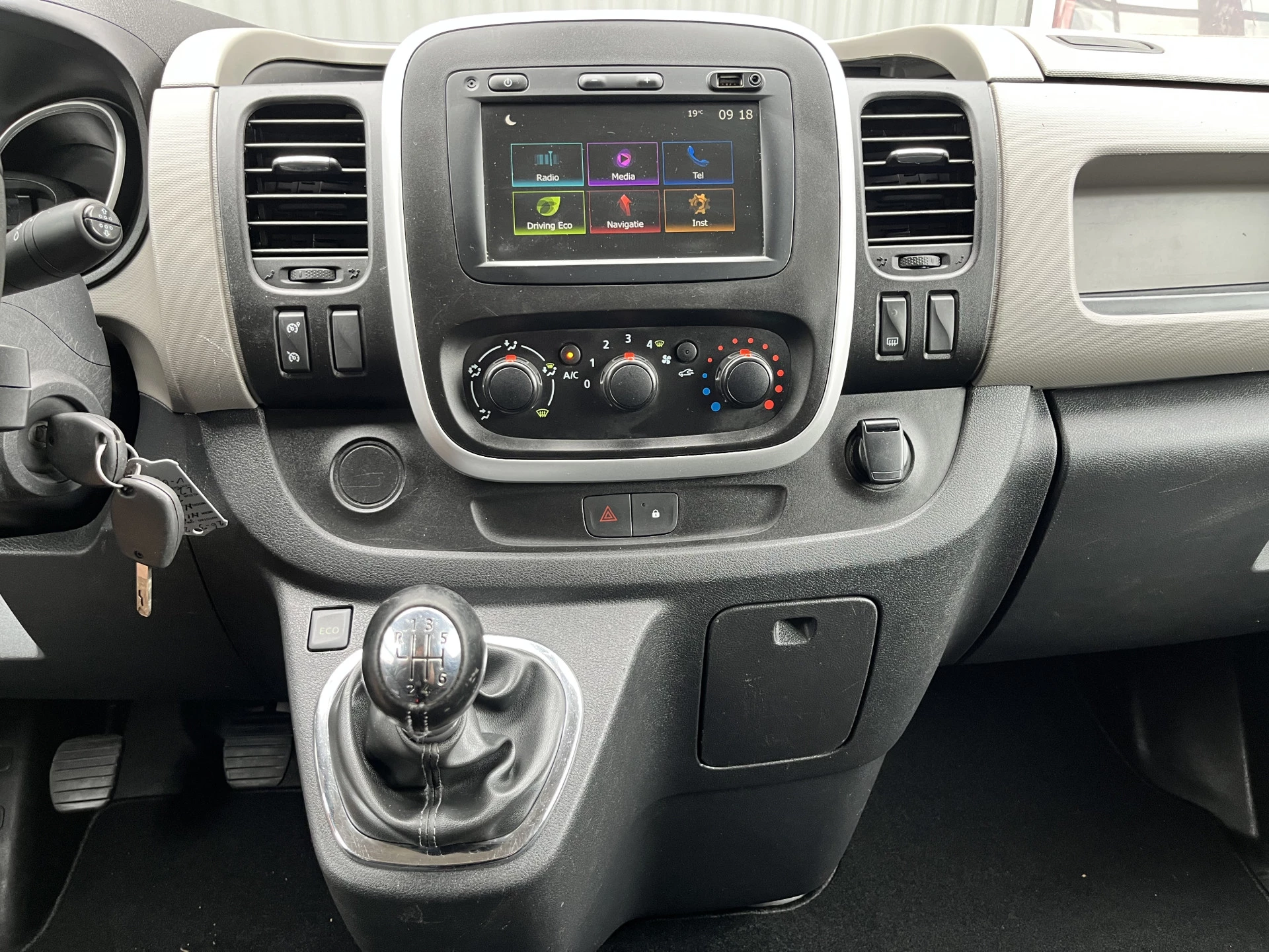 Hoofdafbeelding Nissan NV300