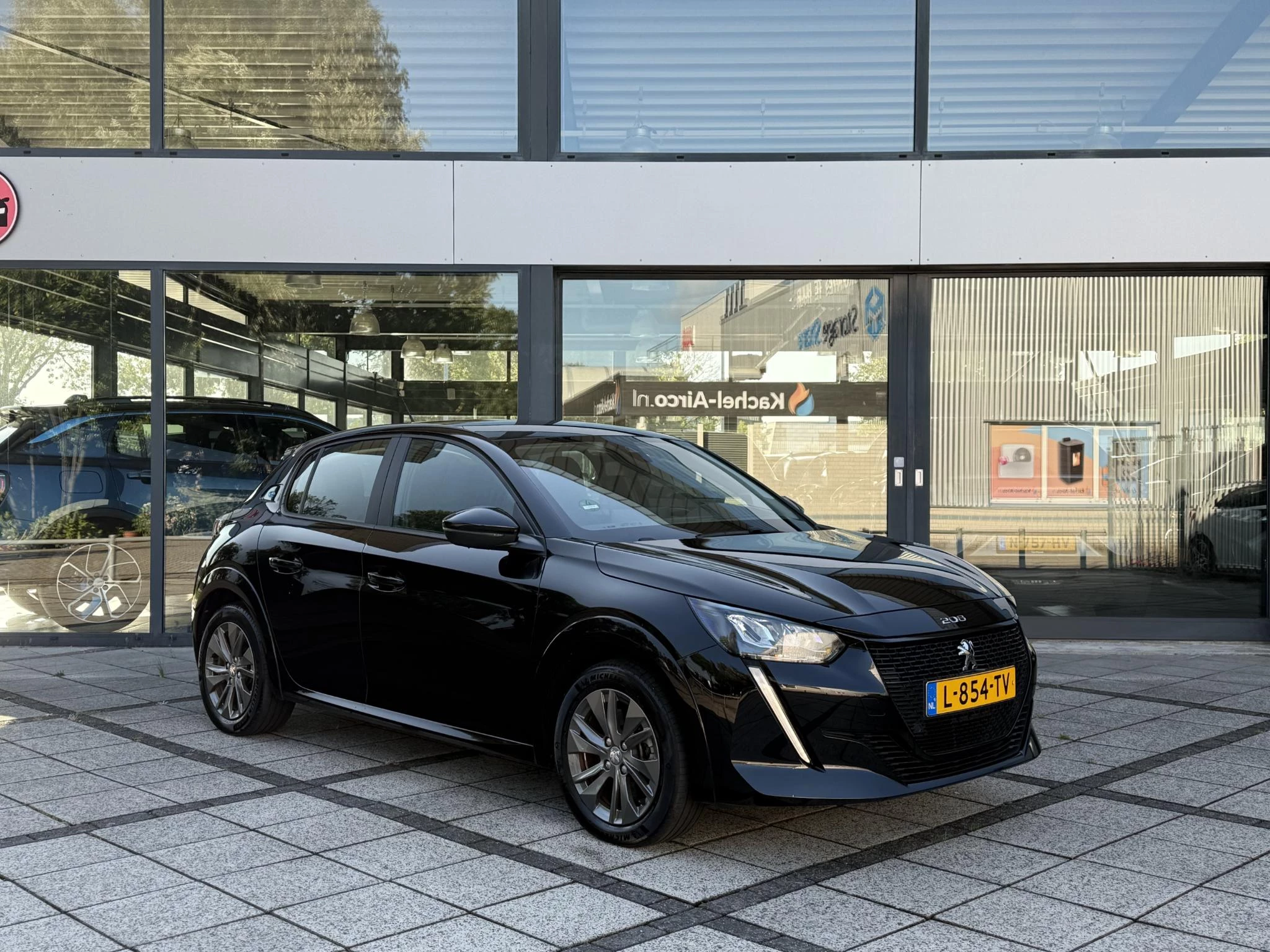 Hoofdafbeelding Peugeot e-208