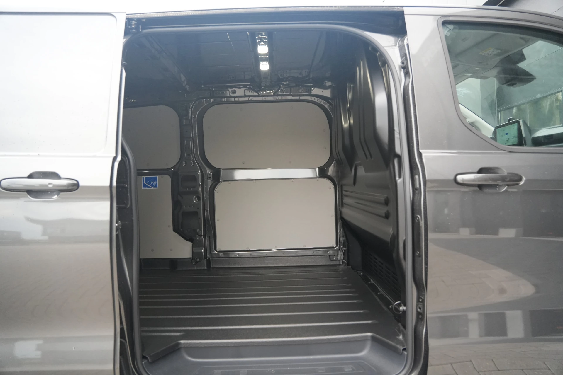 Hoofdafbeelding Ford E-Transit Custom