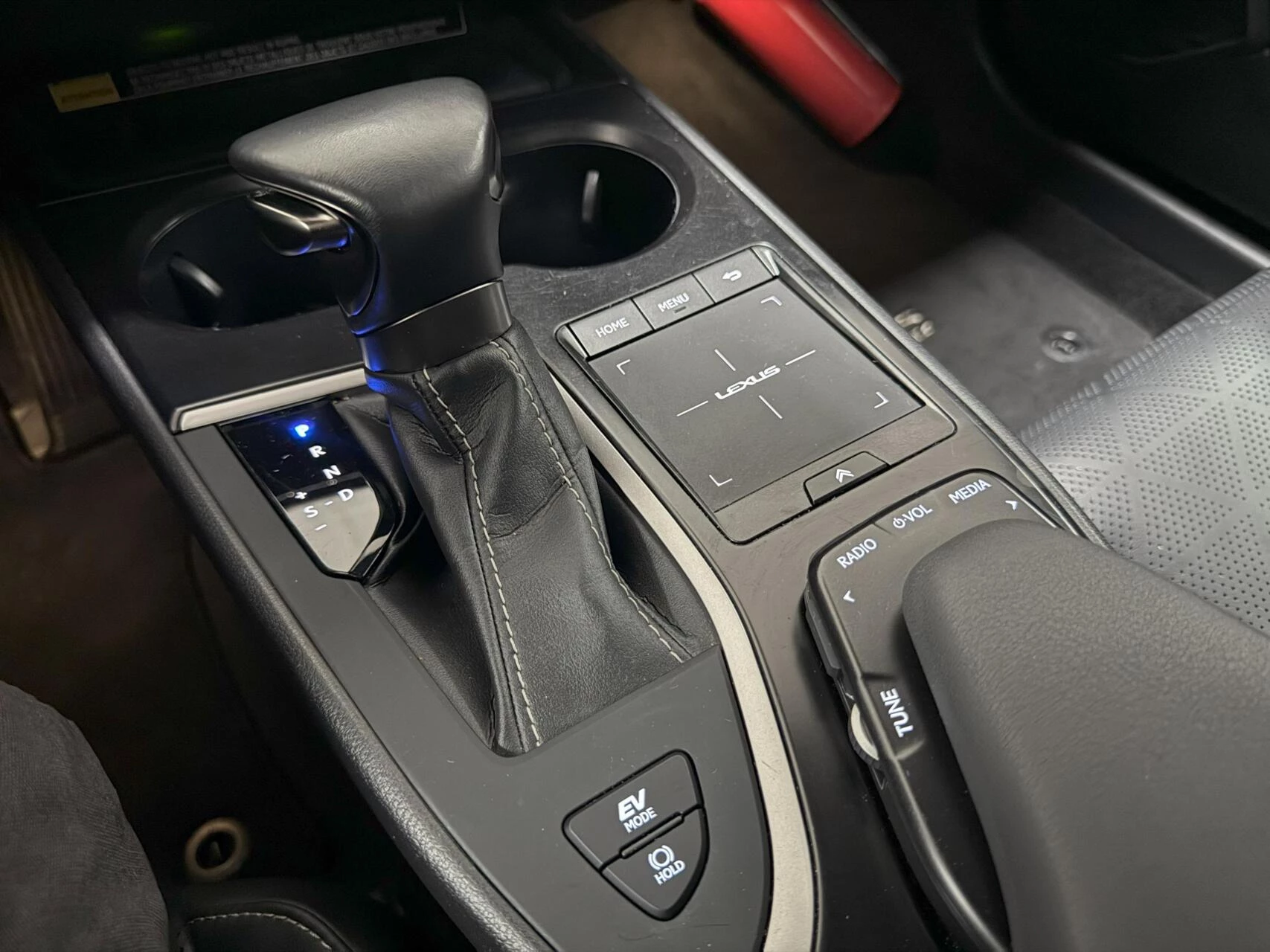 Hoofdafbeelding Lexus UX