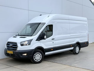Hoofdafbeelding Ford E-Transit Ford E-Transit 68kWh 184PK L4H3 317km WLTP 93,9% (SOH) BEV Snelladen Carplay Climate control Laadkabel 360° camera Parkeersensoren voor achter Stoelverwarming