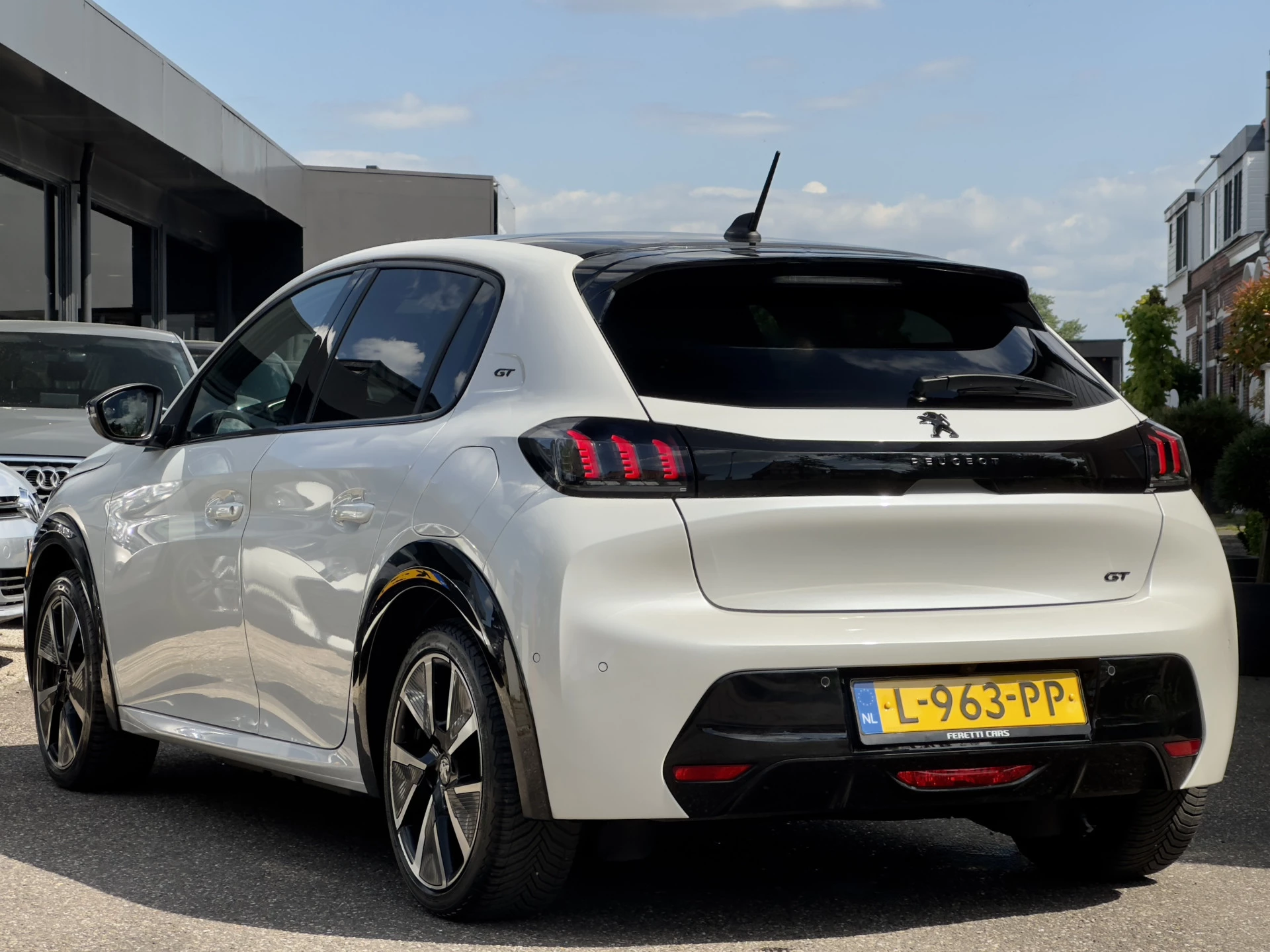 Hoofdafbeelding Peugeot e-208