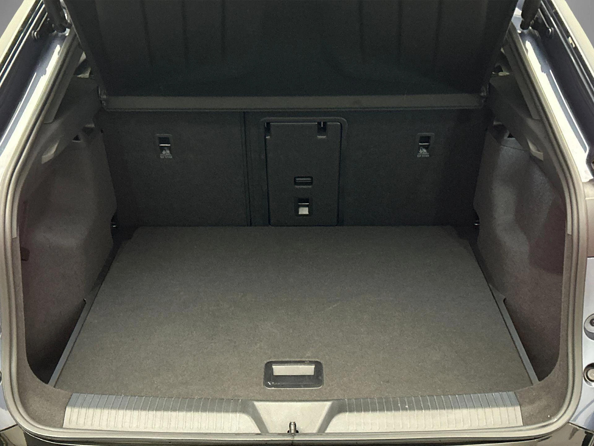 Hoofdafbeelding CUPRA Tavascan