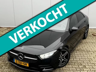 Mercedes-Benz A-klasse A200 AMG PANORAMADAK ORIGINEEL NEDERLANDS NAP DEALERONDERHOUDEN STOELVERWARMING CARPLAY