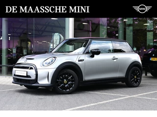 Hoofdafbeelding MINI Electric MINI Electric Hatchback / Sportstoelen / Comfort Access / Achteruitrijcamera / Stoelverwarming / 16" LM Victory Spoke zwart