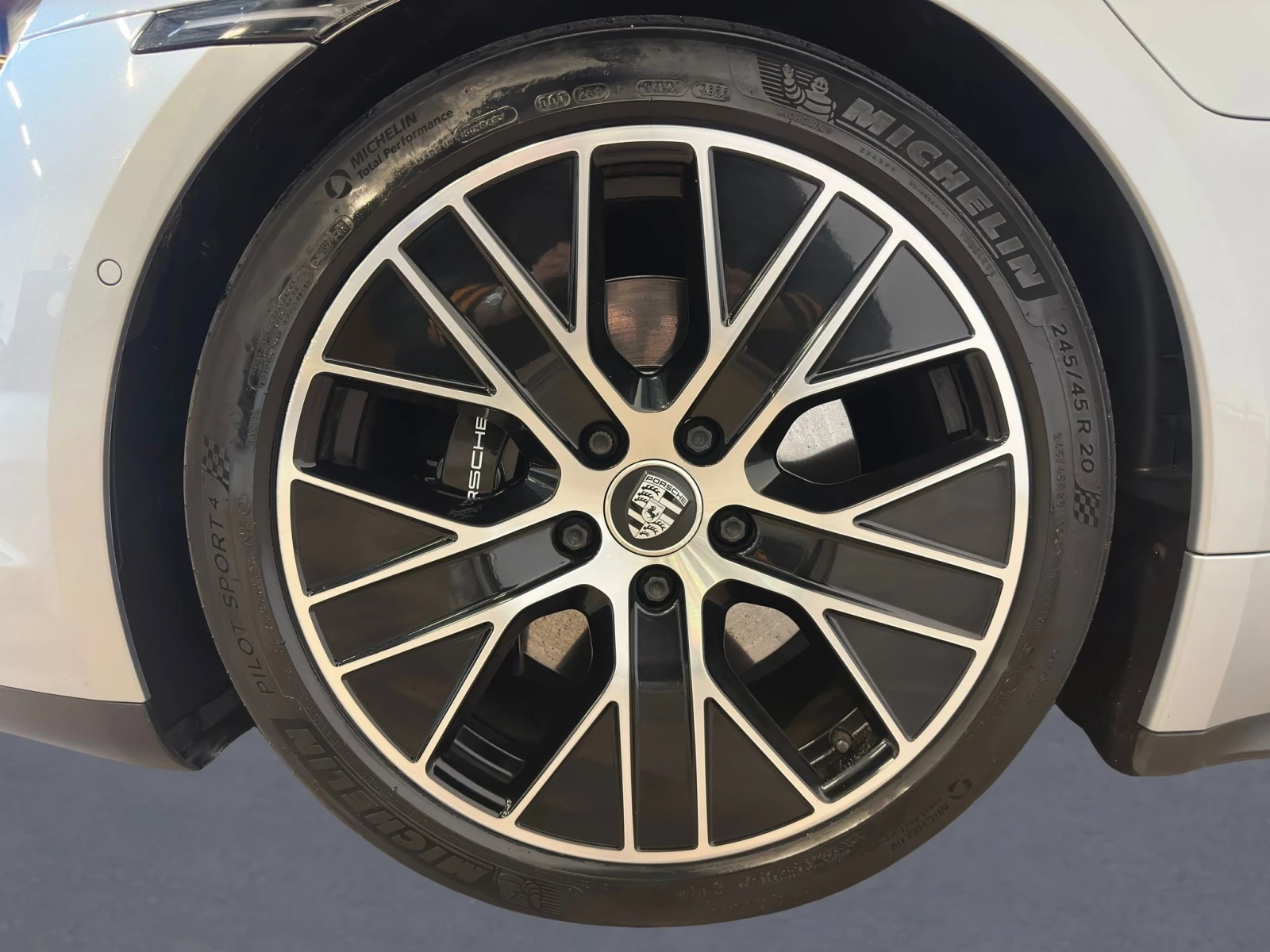 Hoofdafbeelding Porsche Taycan