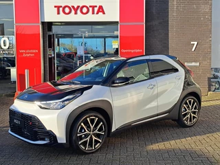 Toyota Aygo X Hybrid 115 GR Sport NIEUW IN DE SHOWROOM DIRECT LEVERBAAR 18'' LM-VELGEN PDC STOELVERWARMING AD-CRUISE