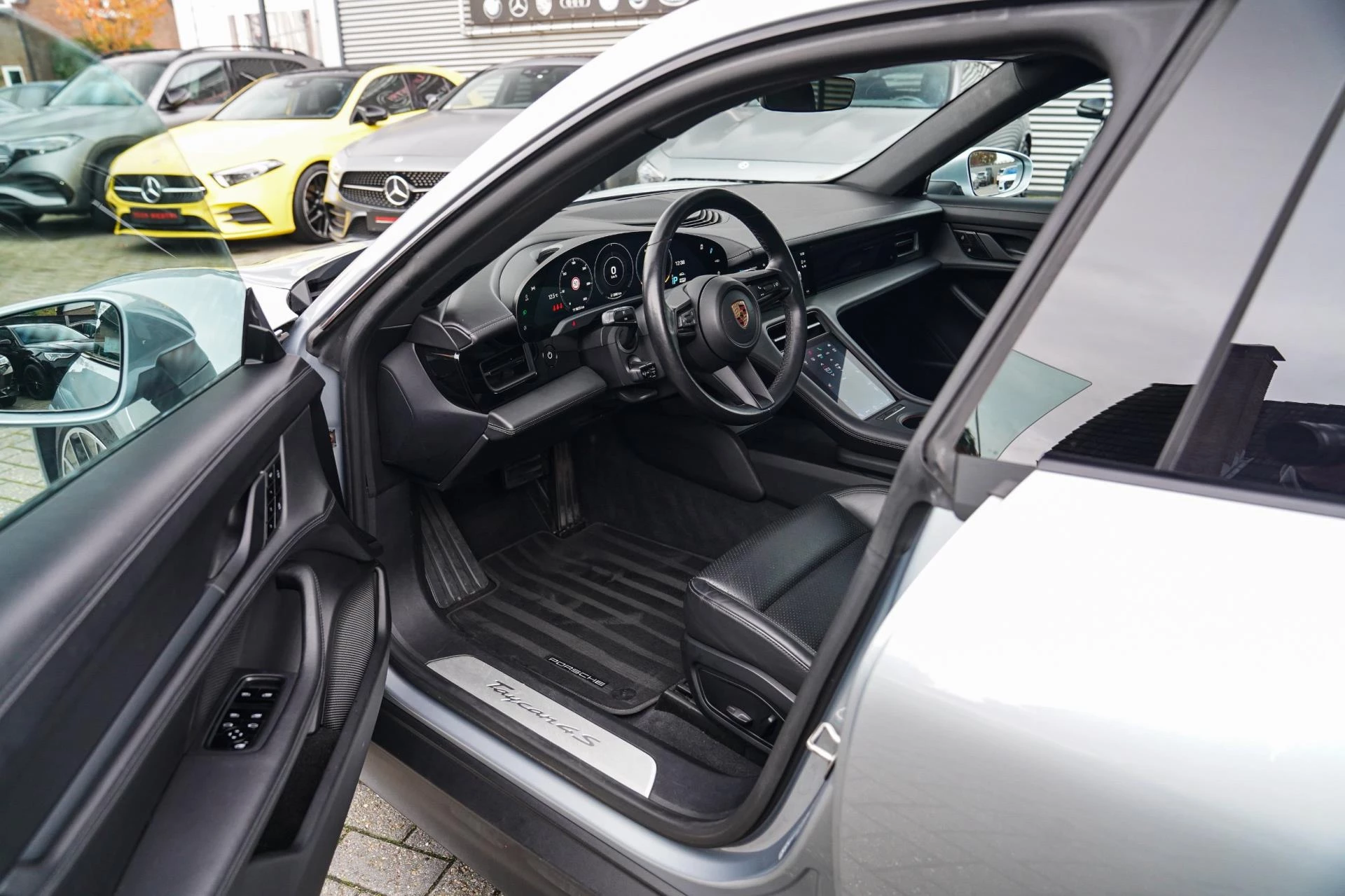 Hoofdafbeelding Porsche Taycan