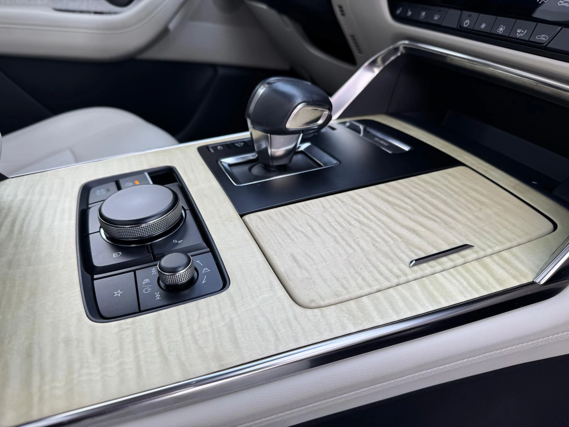 Hoofdafbeelding Mazda CX-60