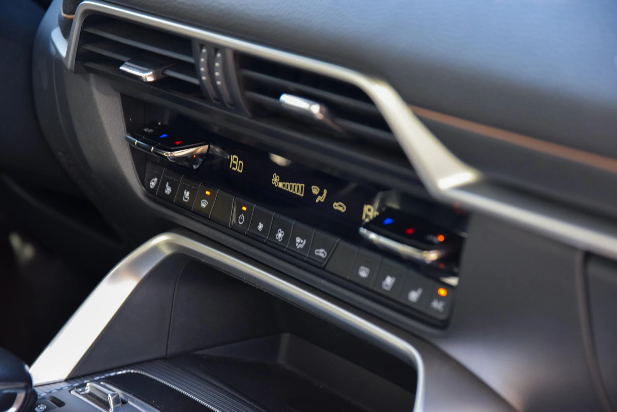 Hoofdafbeelding Mazda CX-60