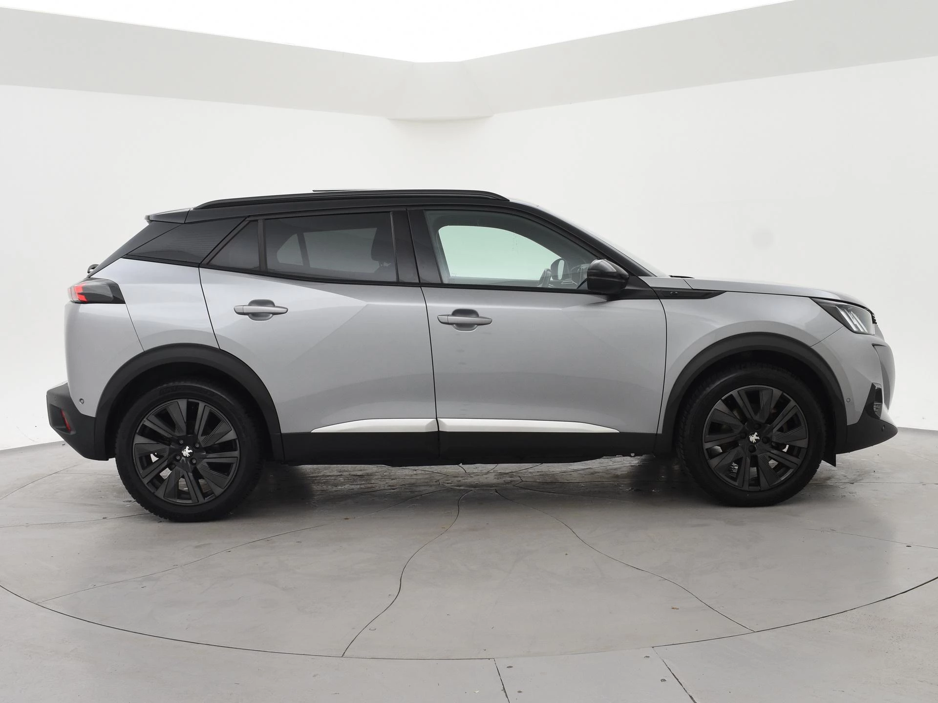 Hoofdafbeelding Peugeot e-2008