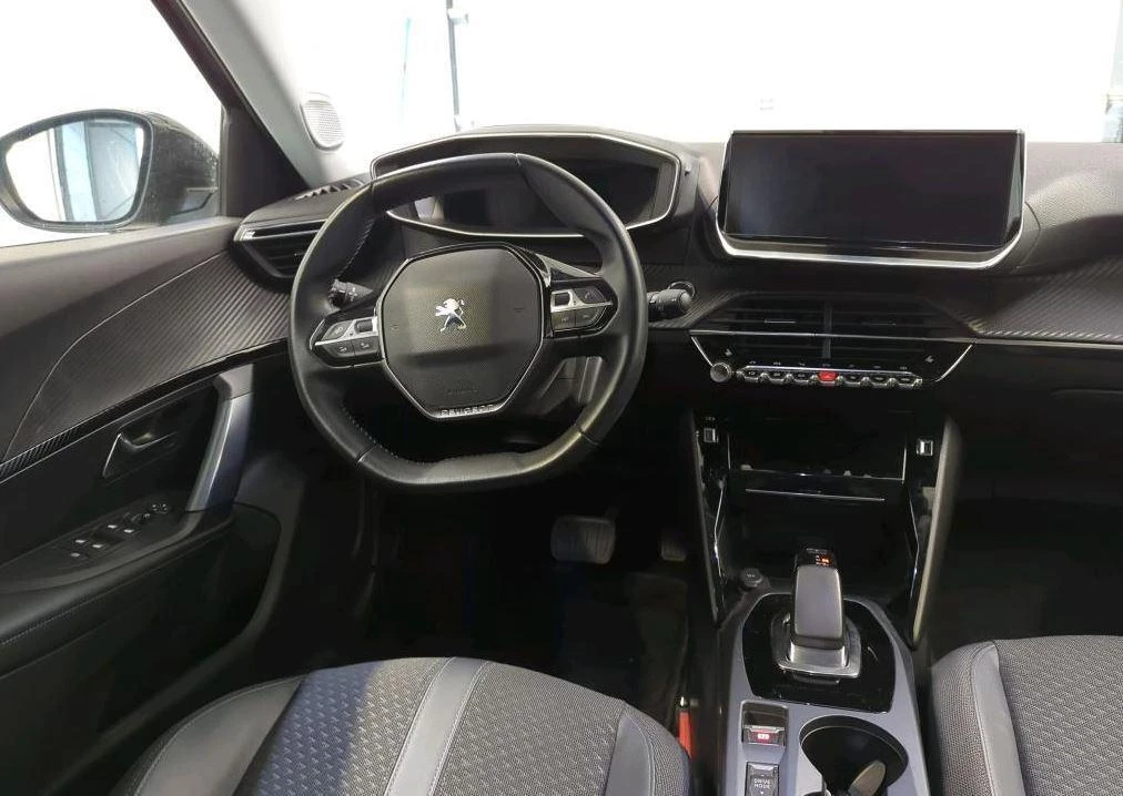 Hoofdafbeelding Peugeot e-2008