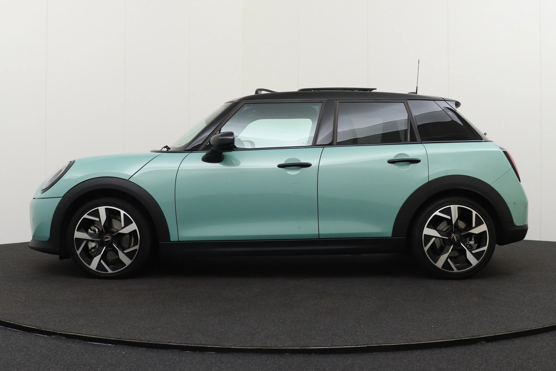 Hoofdafbeelding MINI 5-deurs