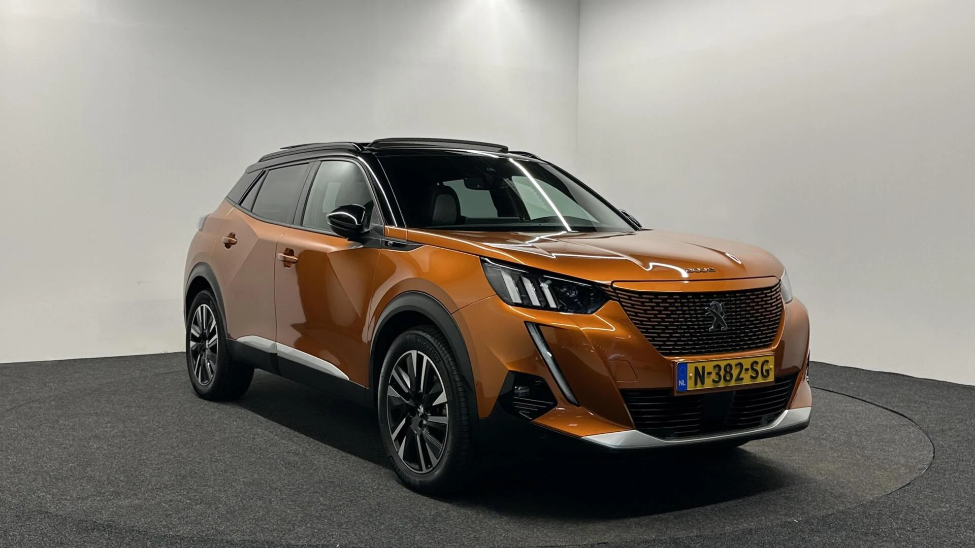 Hoofdafbeelding Peugeot e-2008