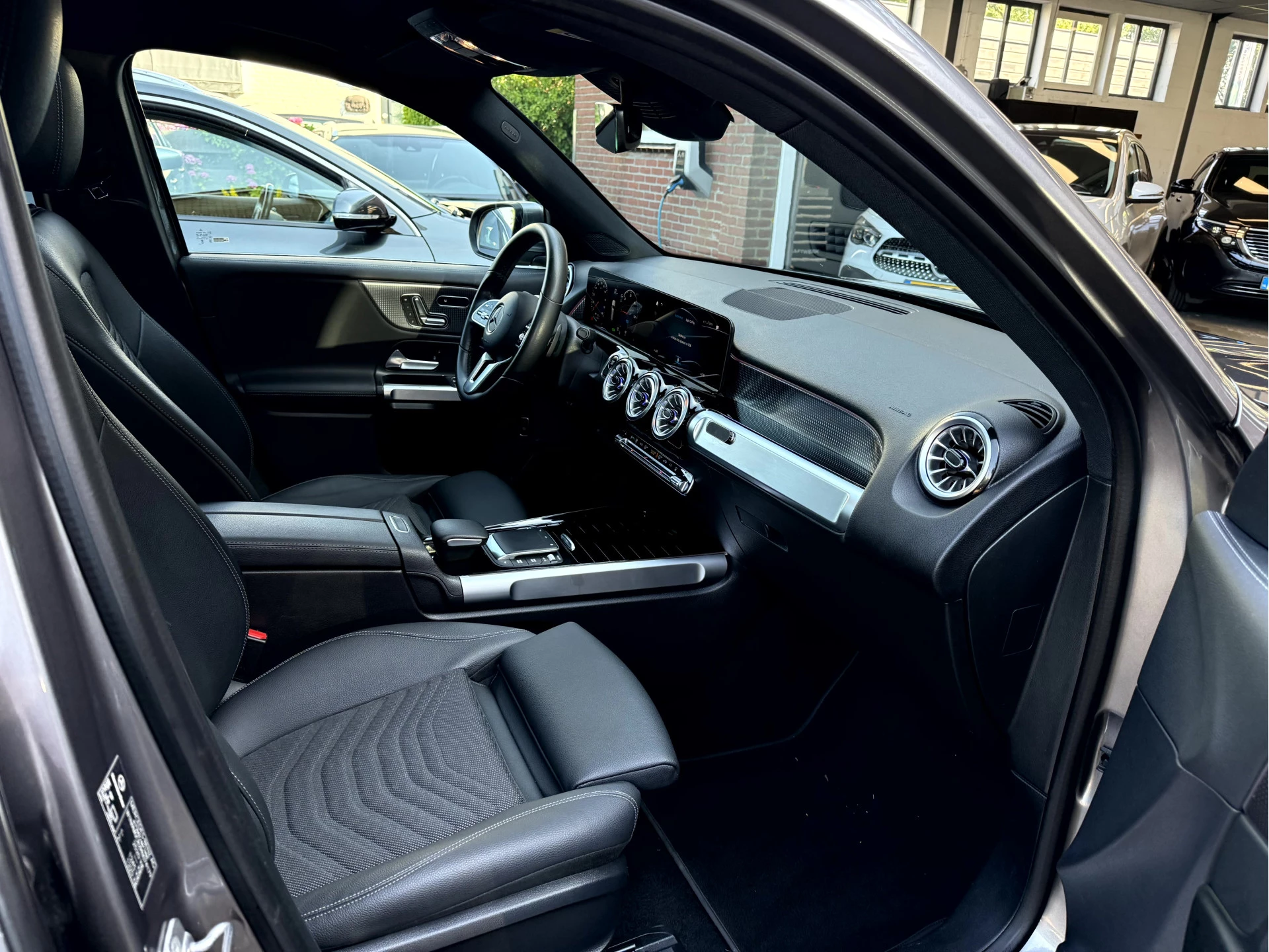 Hoofdafbeelding Mercedes-Benz EQB