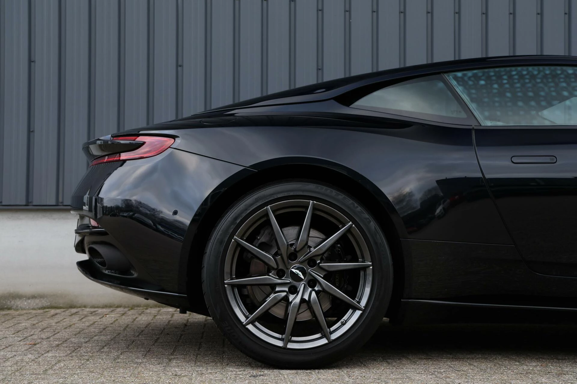 Hoofdafbeelding Aston Martin DB11