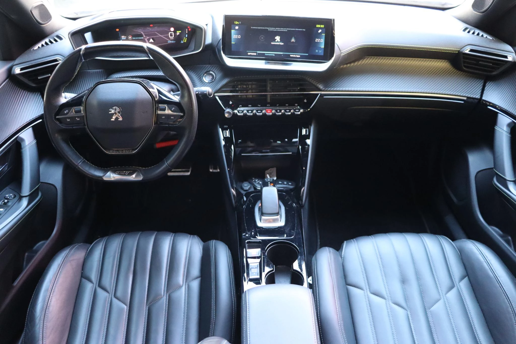 Hoofdafbeelding Peugeot e-2008
